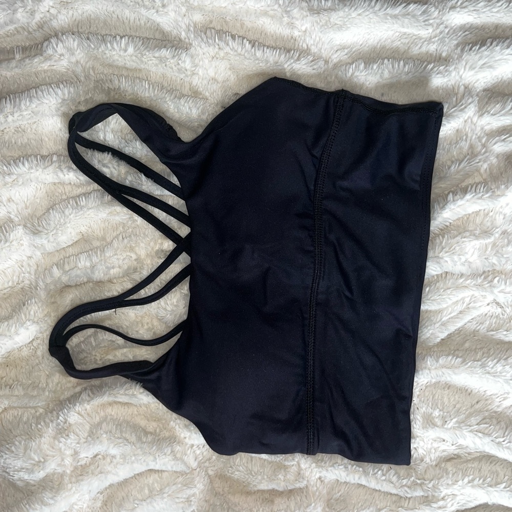 Black padded sports bra